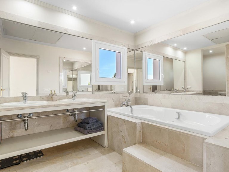 Villa for Sale in Manilva, Malaga 40