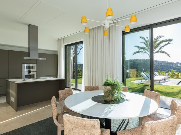 Villa for Sale in Casares, Malaga 11