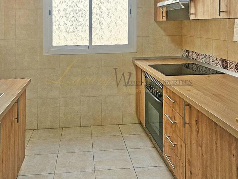 Apartment for Sale in Cabo Blanco, Tenerife, España 6