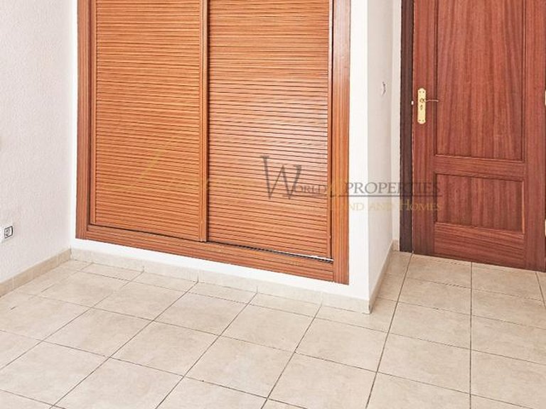 Apartment for Sale in Cabo Blanco, Tenerife, España 11