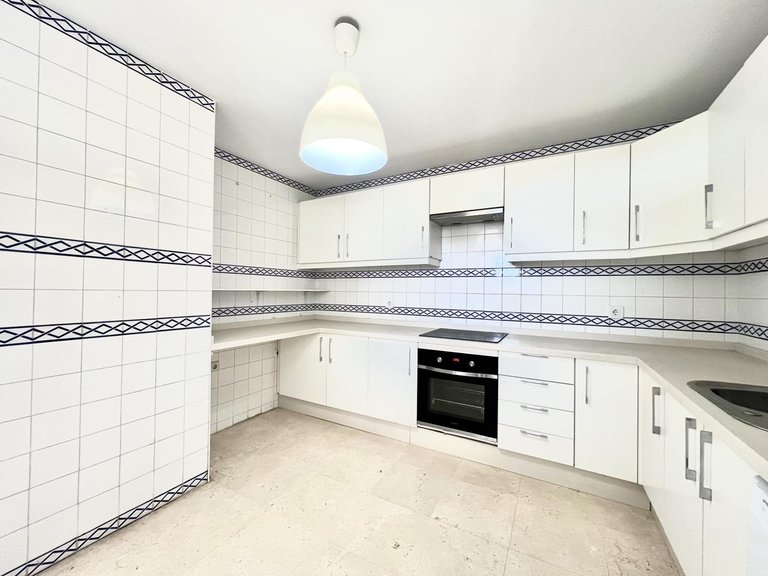 Apartment for Sale in Marbella, Malaga 12