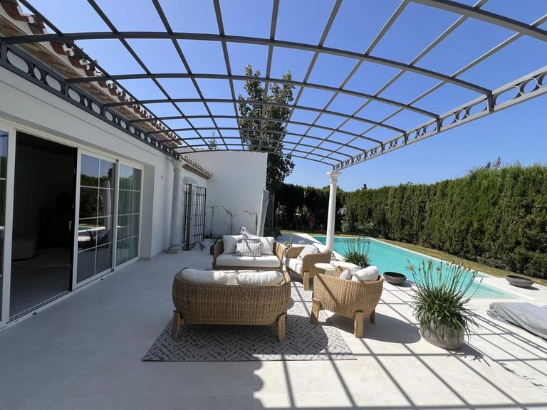 Villa for Sale in San Pedro Alcántara, Malaga 1