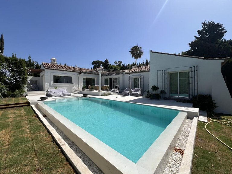 Villa for Sale in San Pedro Alcántara, Malaga 3