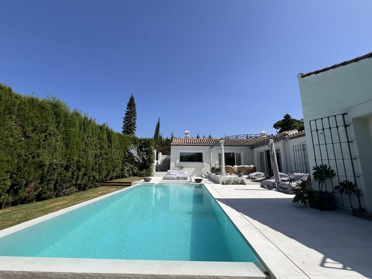 Villa for Sale in San Pedro Alcántara, Malaga 2