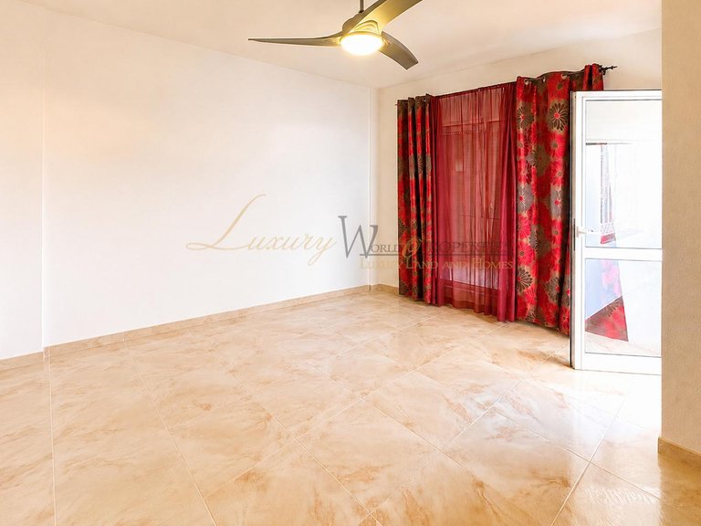 Town House for Sale in Costa Adeje, Tenerife, España 25