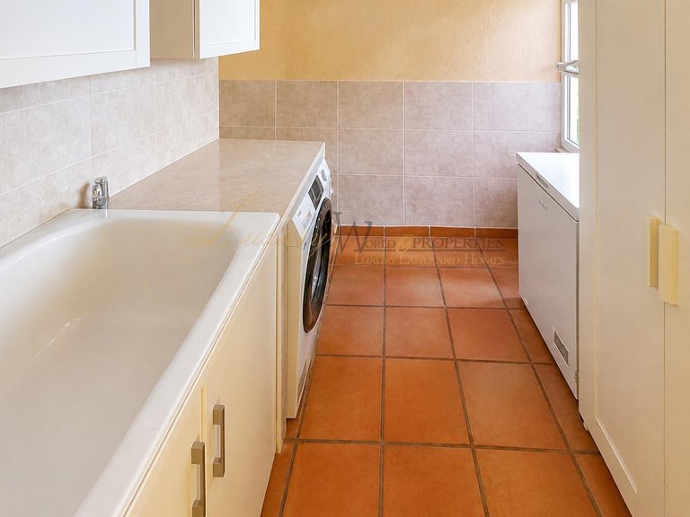 Town House for Sale in Costa Adeje, Tenerife, España 15