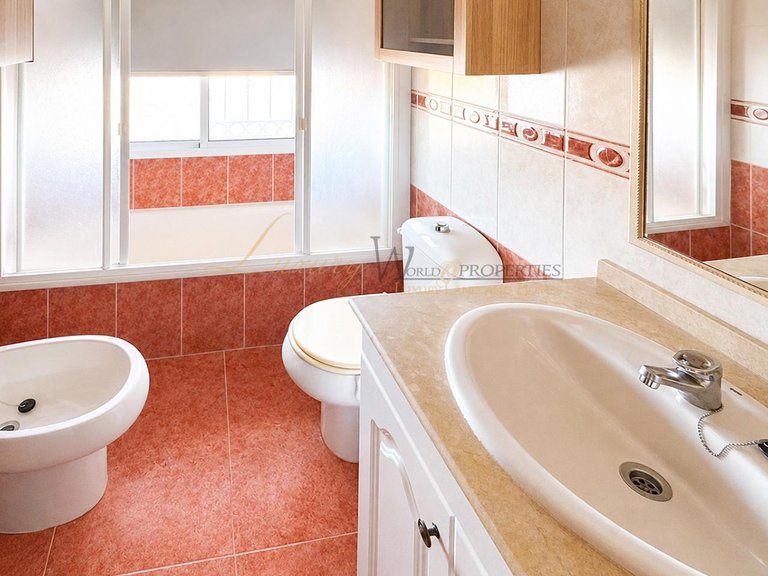 Town House for Sale in Costa Adeje, Tenerife, España 30