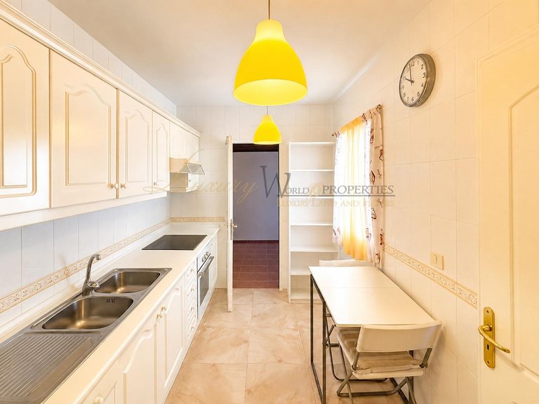 Town House for Sale in Costa Adeje, Tenerife, España 12