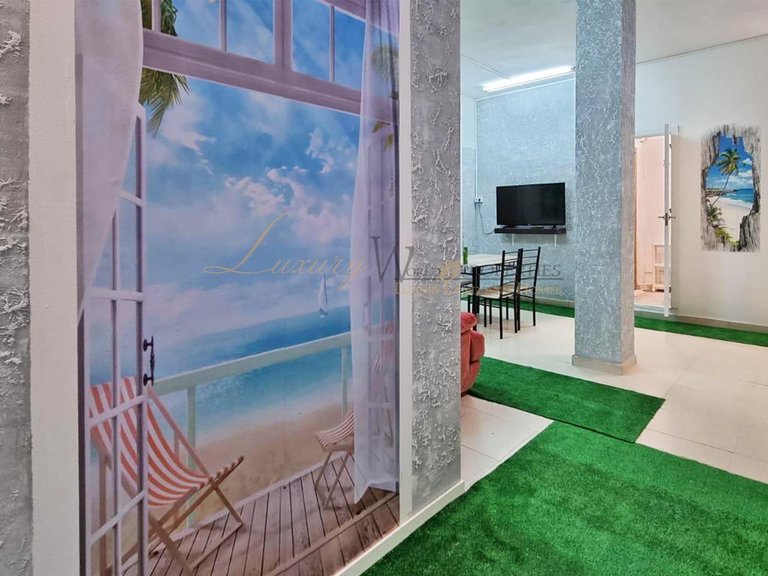 Commercial for Sale in Los Cristianos, Tenerife, España 2