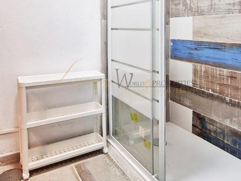 Commercial for Sale in Los Cristianos, Tenerife, España 10
