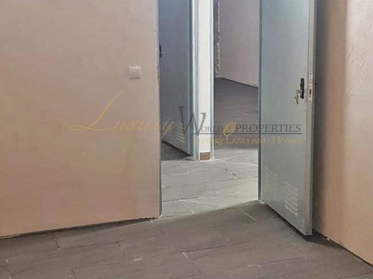 Garage for Sale in Los Cristianos, Tenerife, España 3