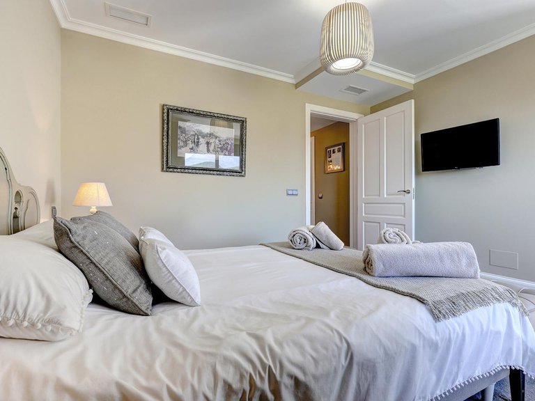 Villa for Sale in Casares, Malaga 32