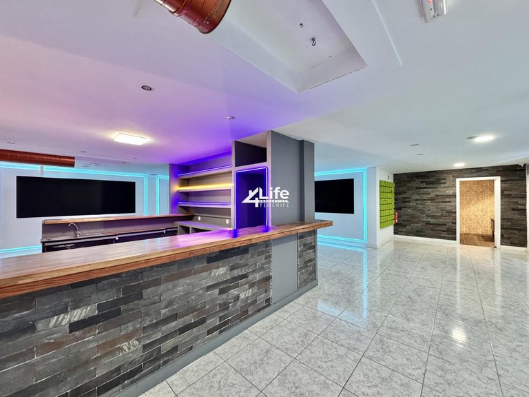 Commercial for Sale in Costa Adeje, Adeje 1