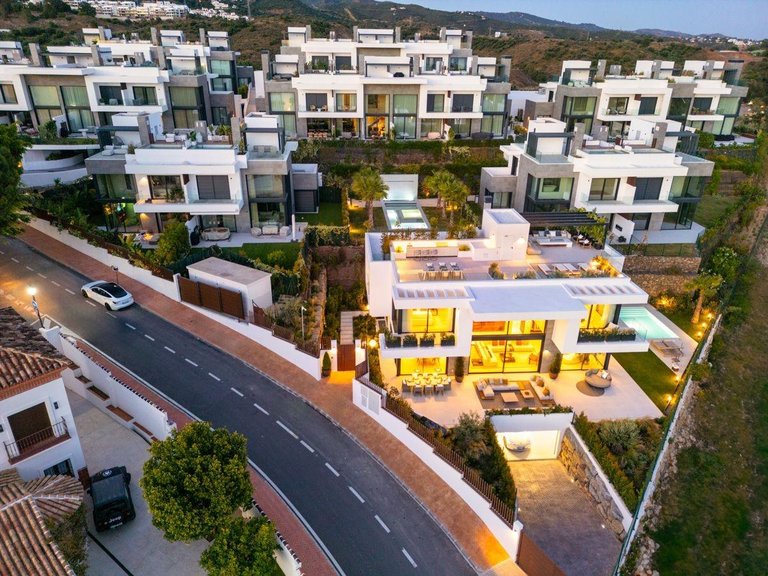 Villa for Sale in Marbella, Malaga 11