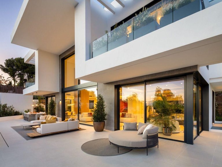 Villa for Sale in Marbella, Malaga 14