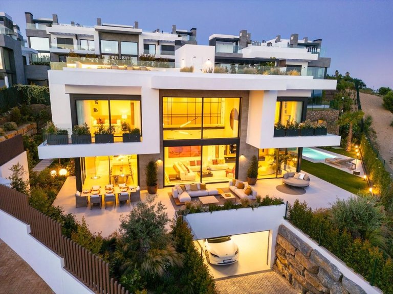 Villa for Sale in Marbella, Malaga 26