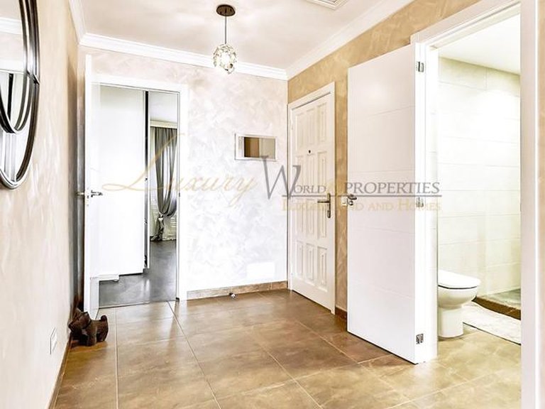 Town House for Sale in Costa Adeje, Tenerife, España 9