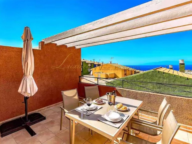 Town House for Sale in Costa Adeje, Tenerife, España 1
