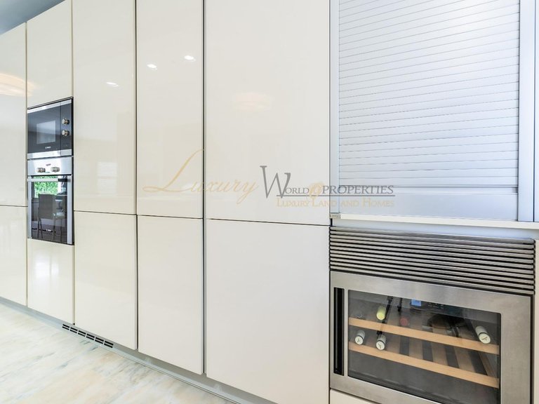 Villa for Sale in Costa Adeje, Tenerife, España 16