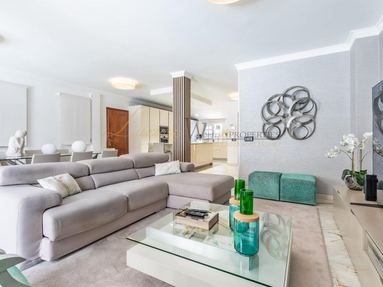 Villa for Sale in Costa Adeje, Tenerife, España 7