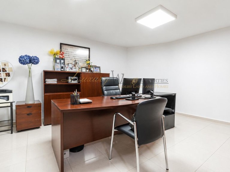 Villa for Sale in Costa Adeje, Tenerife, España 42