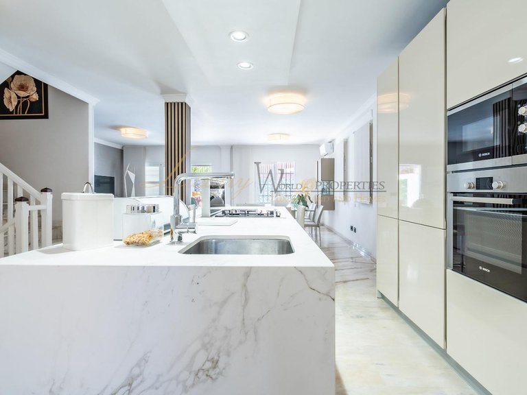 Villa for Sale in Costa Adeje, Tenerife, España 18