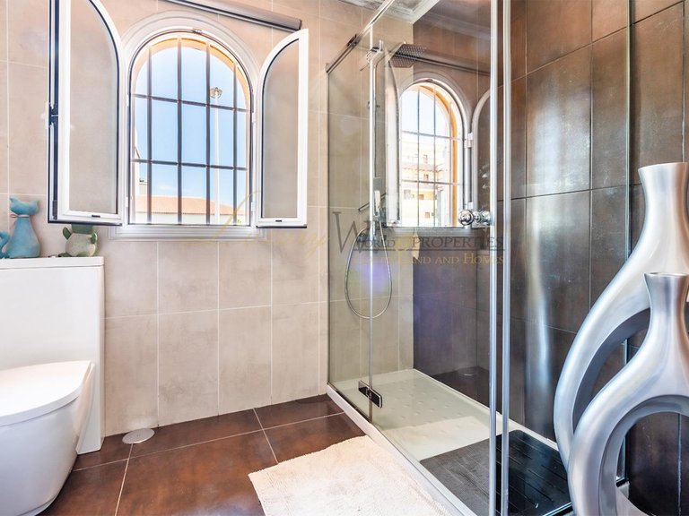 Villa for Sale in Costa Adeje, Tenerife, España 35