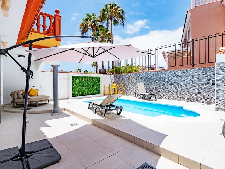 Villa for Sale in Costa Adeje, Tenerife, España 6