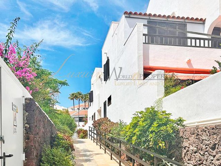 Villa for Sale in Playa De Las Americas, Tenerife, España 23