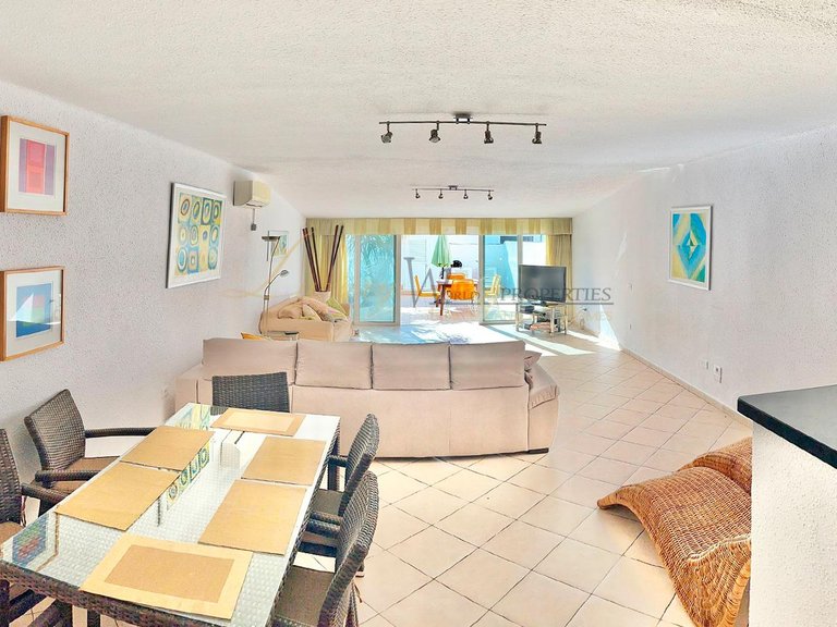Villa for Sale in Playa De Las Americas, Tenerife, España 8