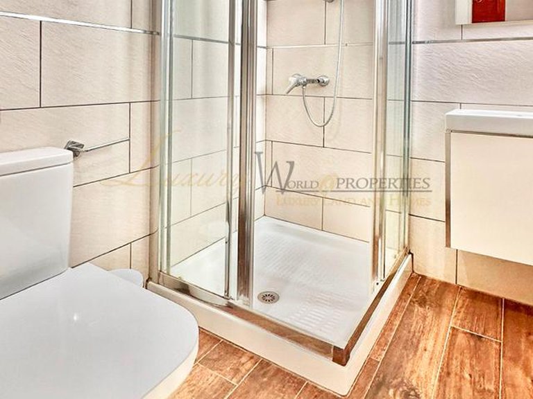 Villa for Sale in Playa De Las Americas, Tenerife, España 15