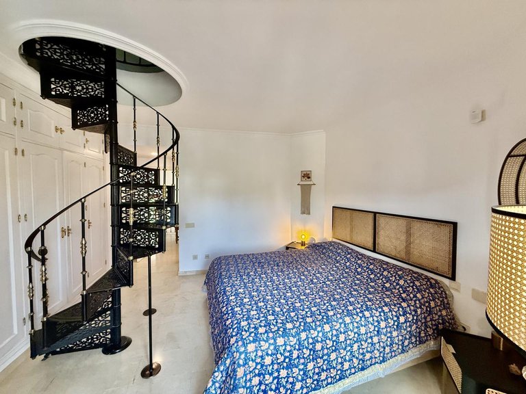 Villa for Sale in San Roque, Cadiz 28