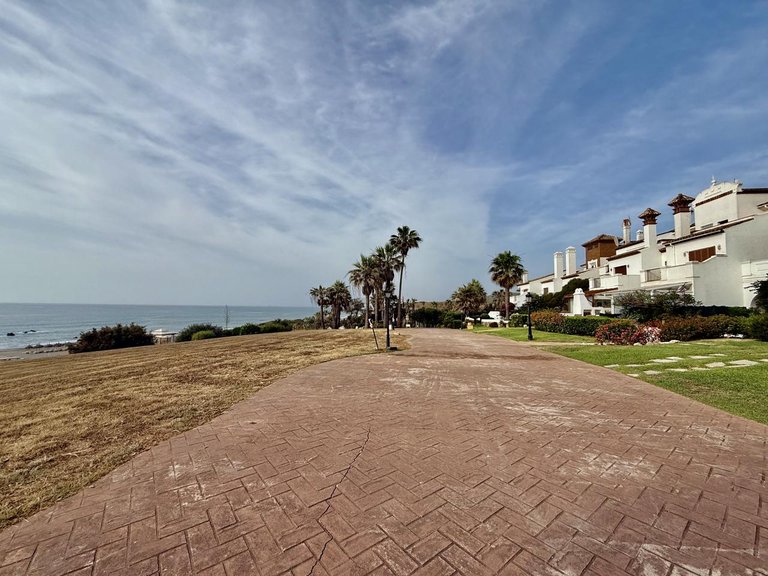 Villa for Sale in San Roque, Cadiz 19