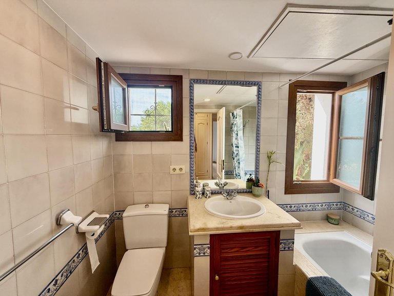 Villa for Sale in San Roque, Cadiz 23