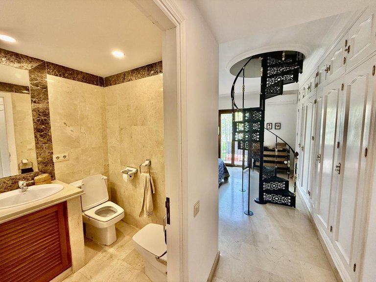 Villa for Sale in San Roque, Cadiz 32