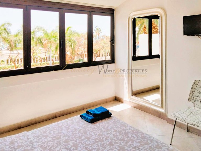 Apartment for Sale in Los Cristianos, Tenerife, España 6