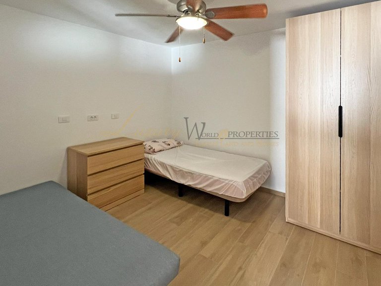 Apartment for Sale in Costa Del Silencio, Tenerife, España 11