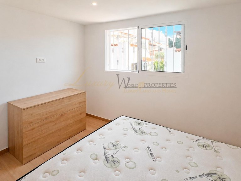 Apartment for Sale in Costa Del Silencio, Tenerife, España 9