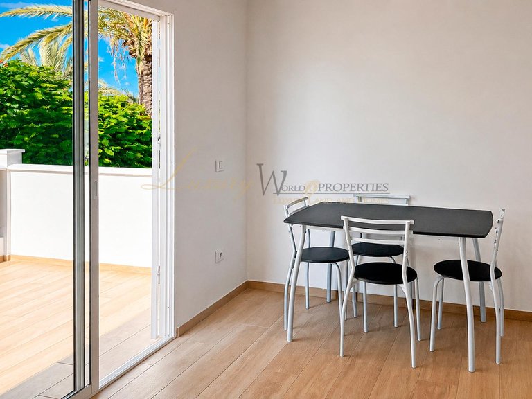 Apartment for Sale in Costa Del Silencio, Tenerife, España 1