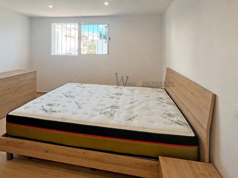 Apartment for Sale in Costa Del Silencio, Tenerife, España 8