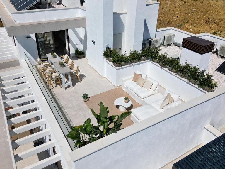 Penthouse for Sale in Estepona, Malaga 2