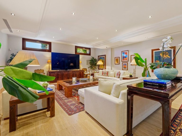Villa for Sale in Marbella, Malaga 18