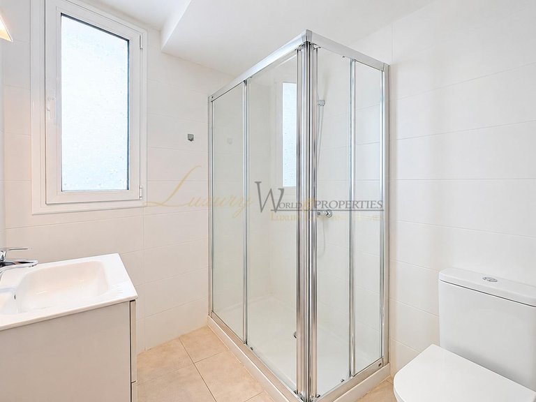 Penthouse for Sale in Adeje, Tenerife, España 26