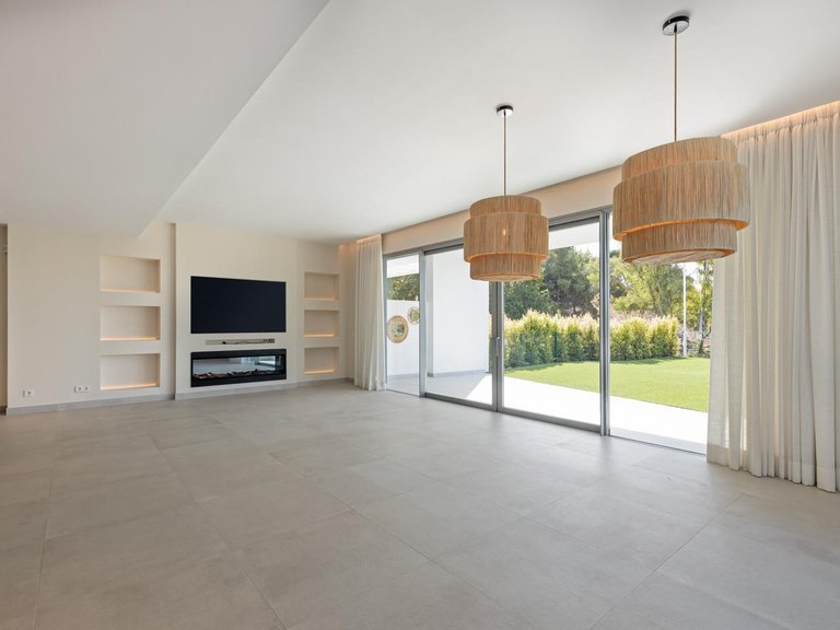 Villa for Sale in San Pedro Alcántara, Malaga 1