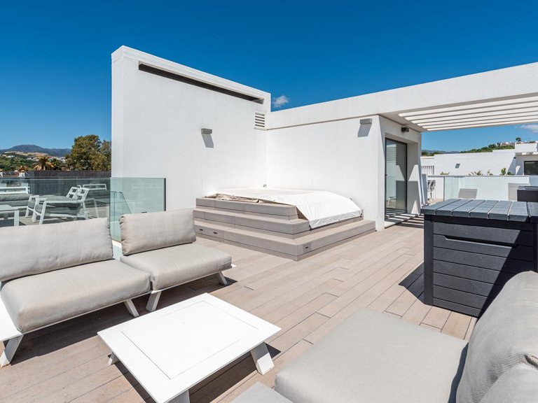 Villa for Sale in Saladavieja, Malaga 12