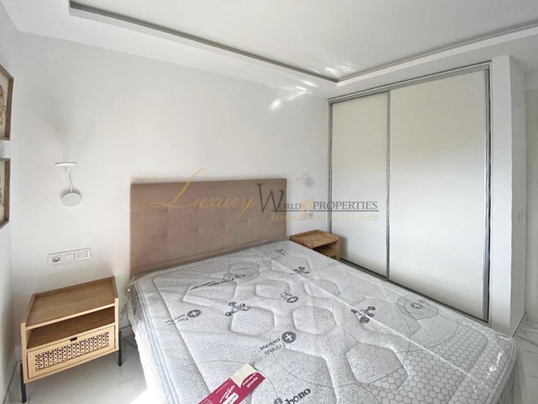 Apartment for Sale in Los Cristianos, Tenerife, España 7