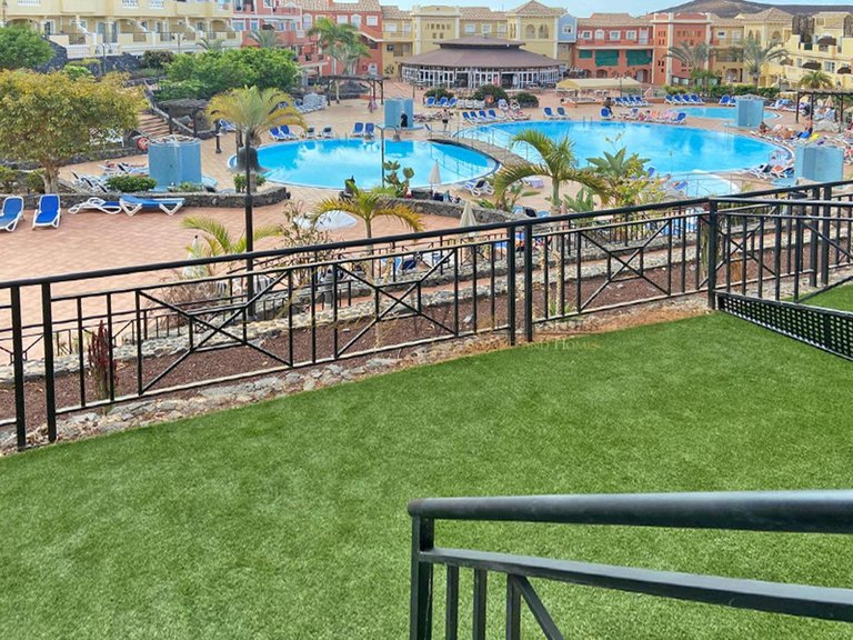 Apartment for Sale in Los Cristianos, Tenerife, España 2