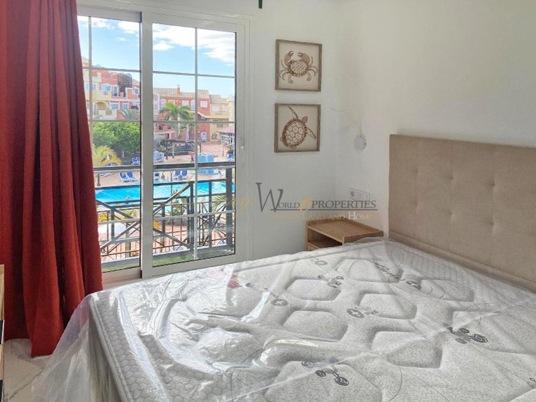 Apartment for Sale in Los Cristianos, Tenerife, España 8