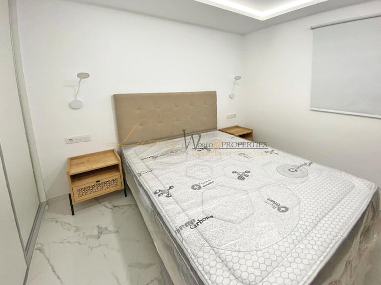 Apartment for Sale in Los Cristianos, Tenerife, España 9