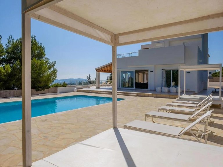 Villa for Rent in Sa Carroca, Balearic Islands 3